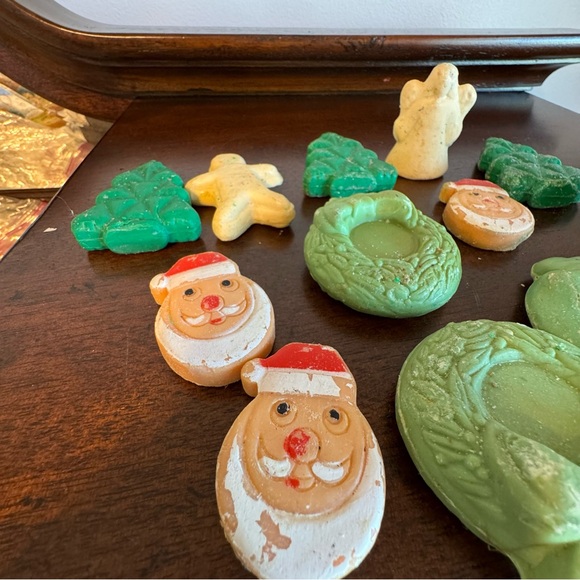VINTAGE AVON AND YULTIDE CHRISTMAS SHAPES SOAP - 14 pc - Picture 2 of 6